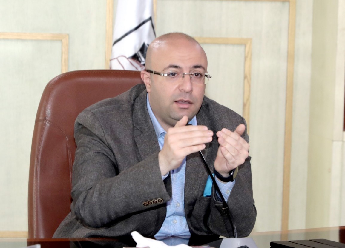 التحفظ على منتجات غذائية منتهية الصلاحية ومجهولة المصدر  ببنى سويف