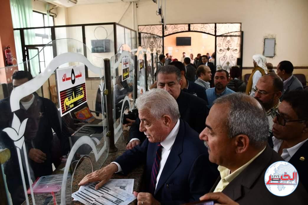 محافظ جنوب سيناء يسلم 32 رخصة مبانى لمواطنى رأس سدر 