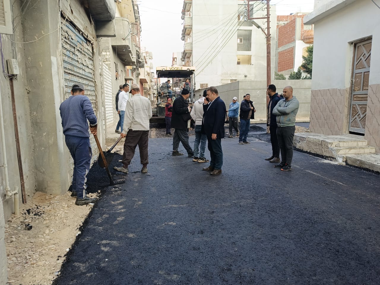 رصف فرعيات شارع الجمهورية بحوش عيسى بتكلفة 4,5