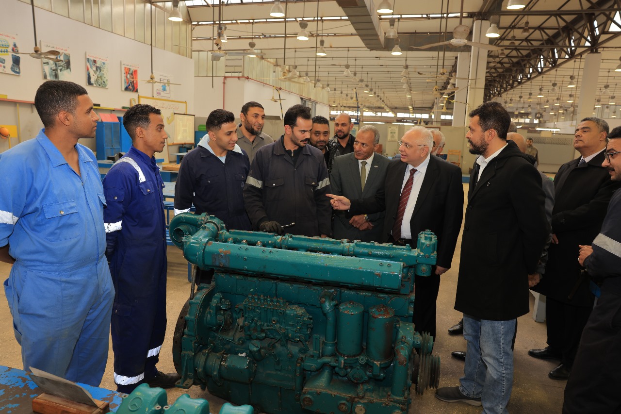 رئيس هيئة قناة السويس:  الارتقاء بمراكز تدريب التعليم الفنى لاكساب الطلاب مهارات سوق العمل 