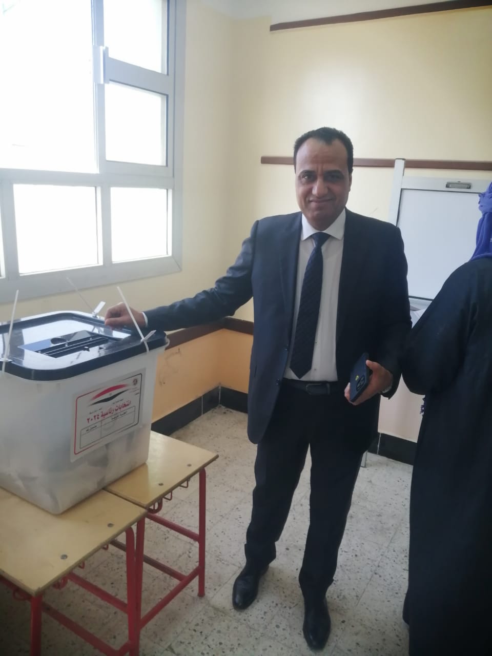 ممدوح جاب الله يدلي بصوته في الانتخابات الرئاسية .. بين أهله في «المنشية»