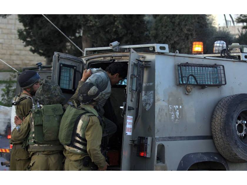 الاحتــــ..لال يعتقل 23 فلسطينياً .. في مداهمات بالضفة الغربية