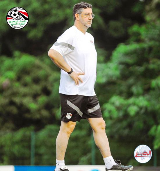 المحاضرة الأخيرة.. مدرب منتخب مصر يلقي التوجيهات قبل مواجهة موزمبيق بأمم أفريقيا