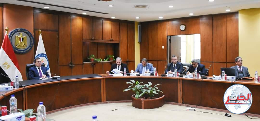 وزير البترول يترأس اجتماع اللجنة العليا لعمليات الإنتاج بالصحراء الشرقية