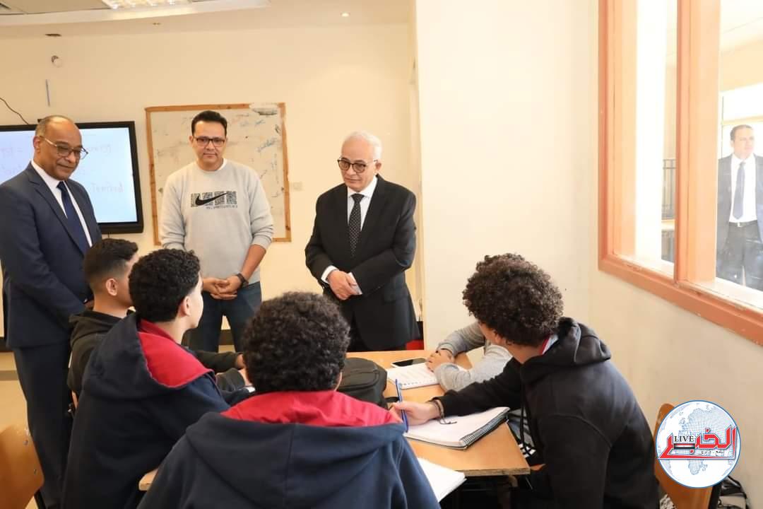 وزير التعليم يتفقد مدرسة النيل المصرية الدولية بالعبور