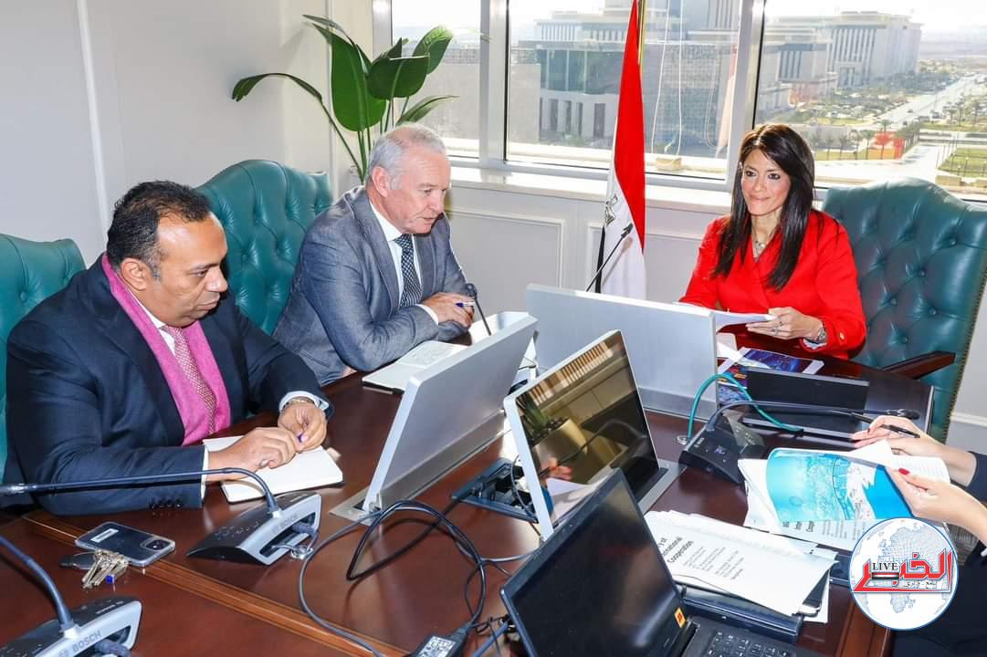 المشاط تبحث مع مسئولي البنك الدولى الدعم الفنى الموجه للشركات المملوكة للدولة