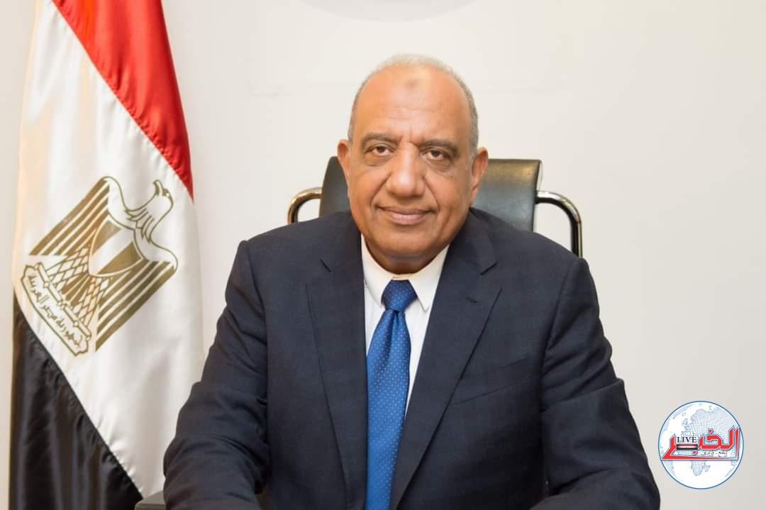 وزير قطاع الأعمال يهنئ البابا تواضروس بعيد الميلاد المجيد 