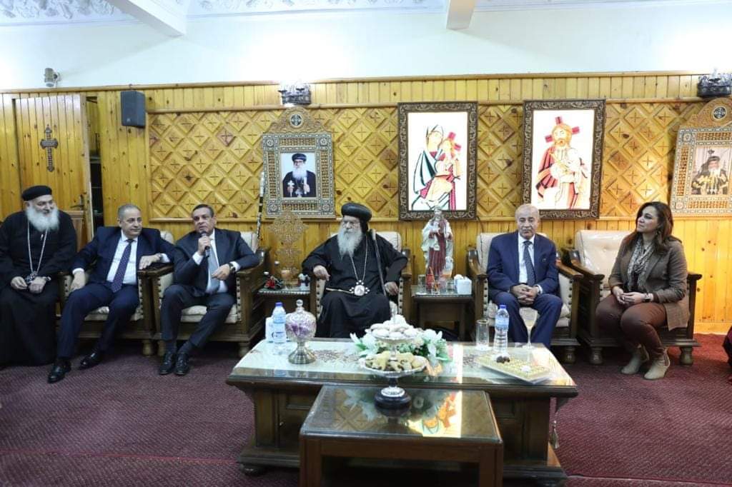 وزير التنمية المحلية يهنئ الانبا باخوميوس مطران البحيرة بعيد الميلاد المجيد