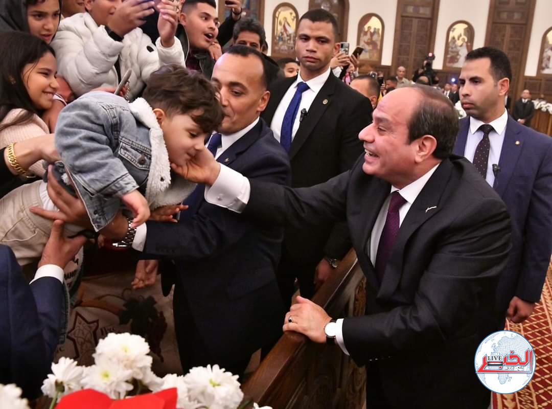 استقبال الرئيس بالزغاريد فى الكنيسة