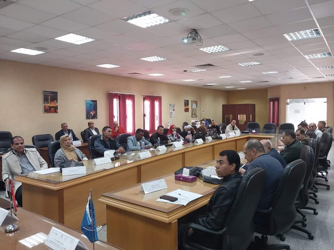 دورات تدريبية عن إستخدام صور الأقمار الصناعية فى رسم وتحديد زمامات الترع الرئيسة والفرعية وتحديد المحاصيل الزراعية
