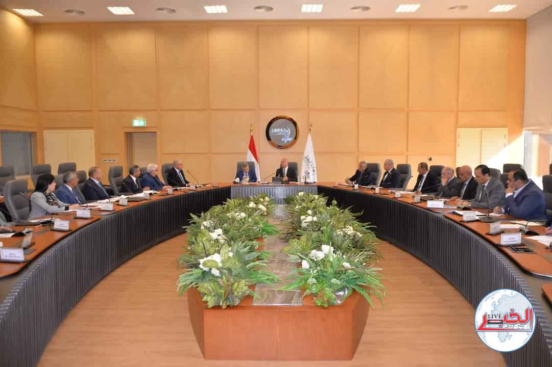 الوزير : نسابق الزمن للانطلاق بالأسطول التجاري المصرى