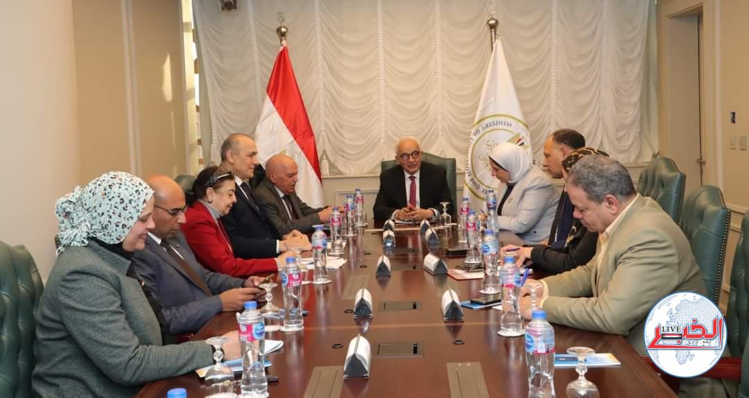 وزير التعليم يبحث مع نقيب المعلمين إطلاق وثيقة معايير المعلم بالتعاون مع الوكالة الأمريكية للتنمية الدولية 