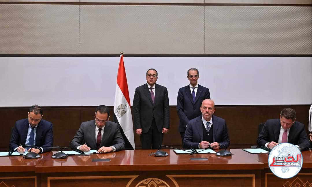 إنشاء مركز للبيانات الخضراء مزودة ب200 ميجاوات طاقة كهربائية مولدة من الشمس والرياح
