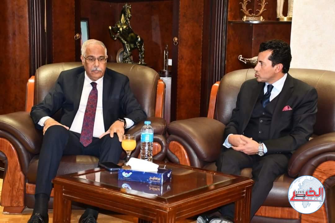 وزير الشباب يبحث مع علام ودياب الحضور الجماهيرى بالمدرجات
