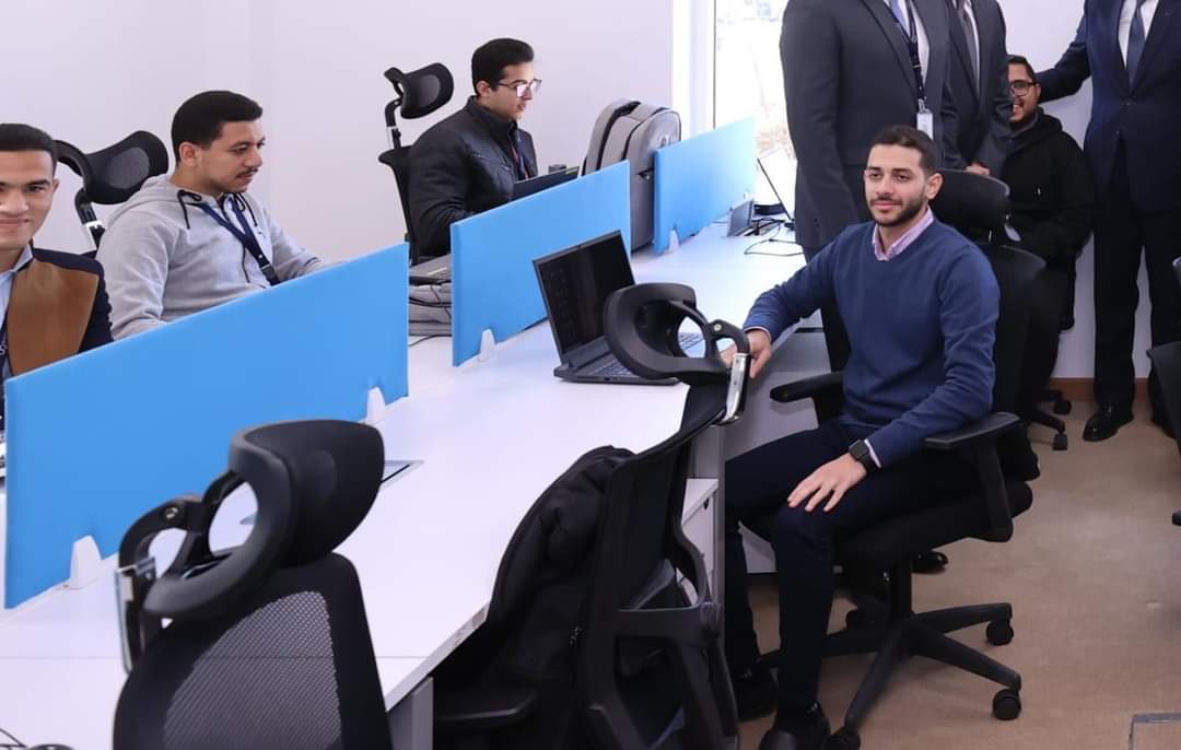 وزبر الاتصالات يزور  مجموعة من الشركات المحلية والعالمية فى مجال التعهيد وتصميم الإلكترونيات وتصدير خدمات تكنولوجيا المعلومات