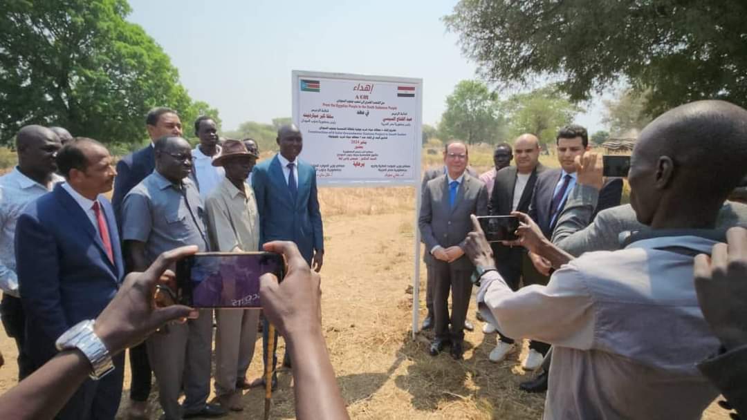 فرحة جنوب سودانية ب8 محطات مياه جوفية مصرية