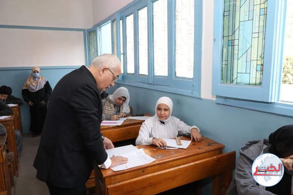 طالبات إعدادية الجيزة :إمتحان الجبر والإحصاء..سهل