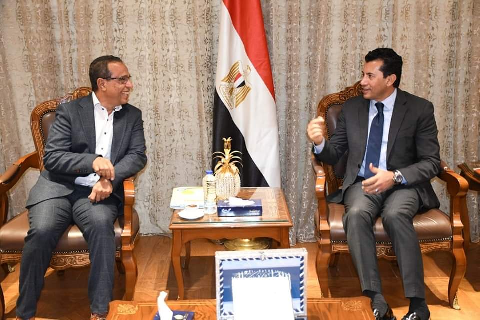 وزير الرياضة يبحت البرامج الاستثمارية للنادى الإسماعيلي