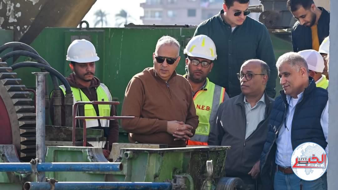 وزير الرى يتفقد مشروع تحديث أنظمة تشغيل ومراقبة مفيض قناطر إسنا الجديدة 