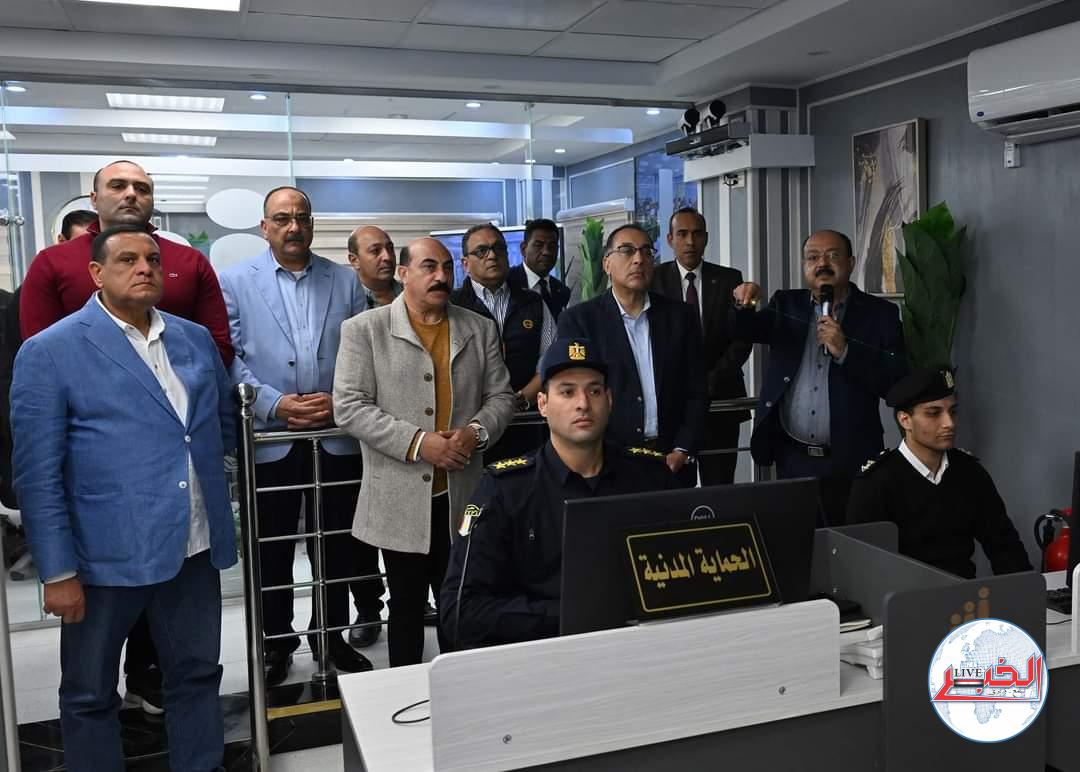 مدبولى يتفقد مركز سيطرة الشبكة الوطنية للطوارئ والسلامة العامة بأسوان