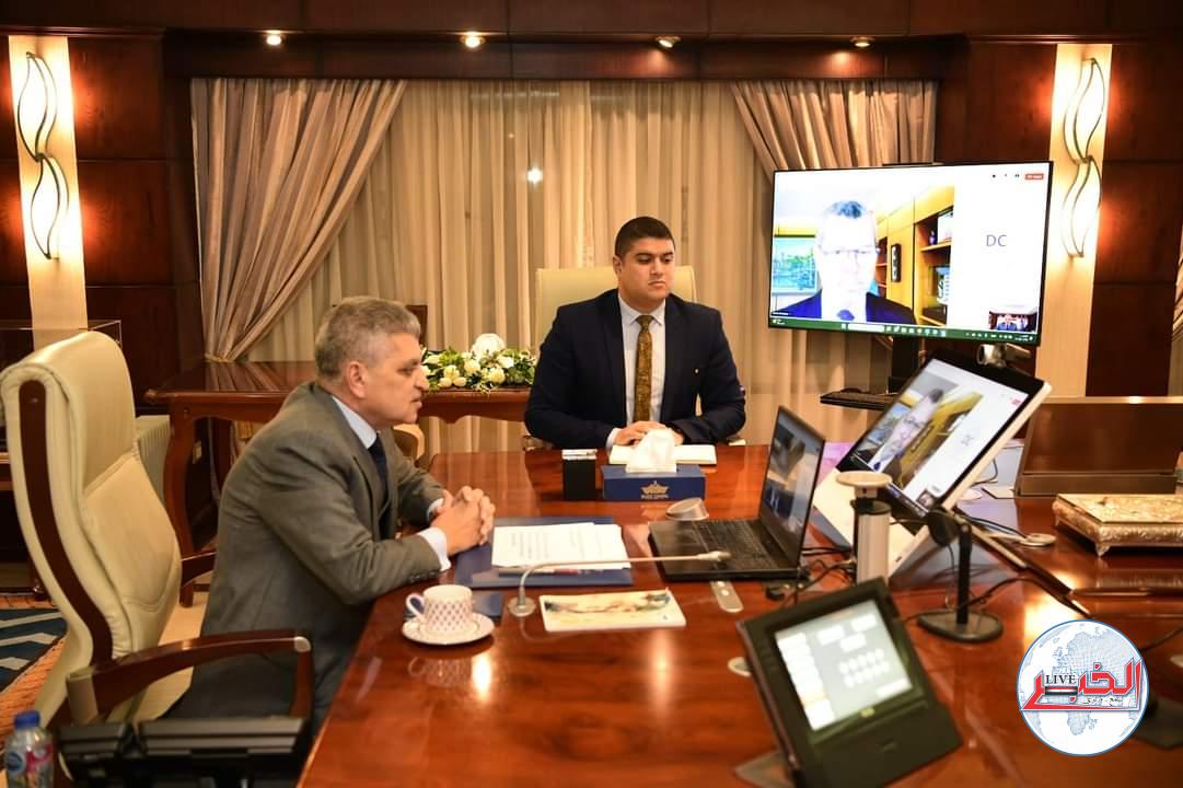 رئيس قناة السويس يبحث مع أمين منظمة البحرية الدولية تداعيات الأوضاع بالبحر الأحمر