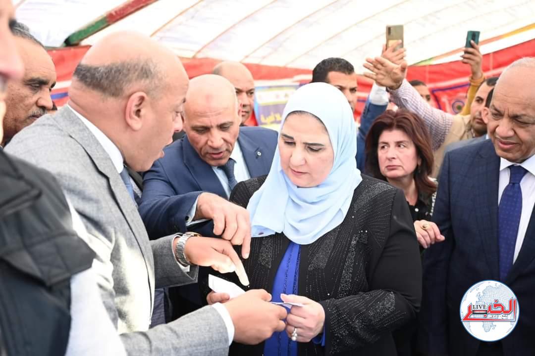 إطلاق  قافلة وزارة التضامن الإجتماعى "بالوعى مصر بتتغير للأفضل" بقنا