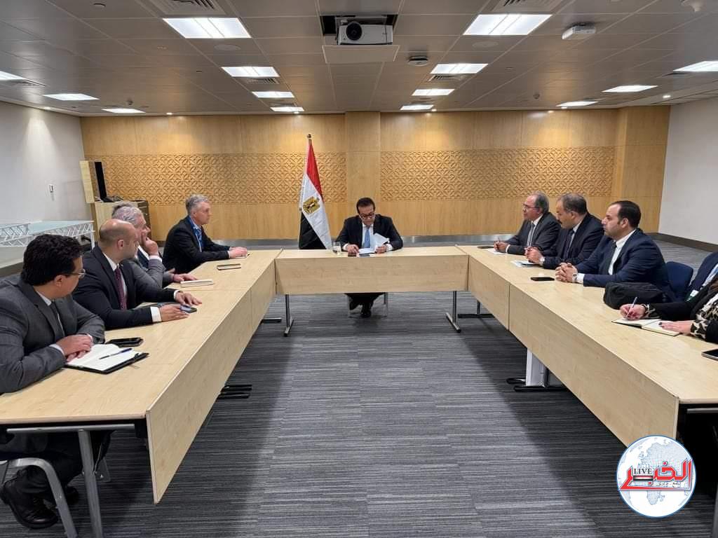 وزير الصحة يبحث مع شركة «فيليبس» دعم القطاع الطبى بمصر 