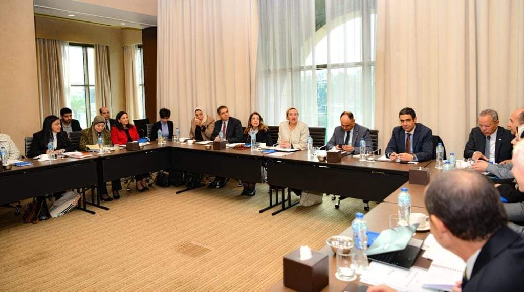 د. ياسمين فؤاد : برنامج التحكم فى التلوث الصناعى بمراحله الثلاث يهدف إلى مساعدة الشركات الصناعية لتوفيق أوضاعها البيئية