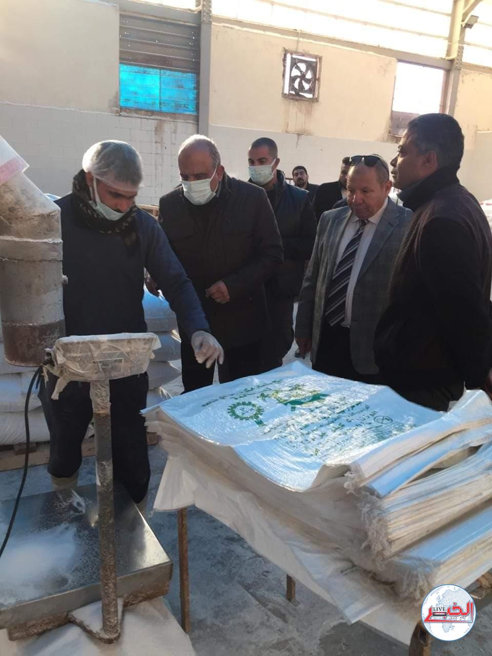 وزير قطاع الأعمال العام يتفقد شركة النصر للملاحات بالإسكندرية 