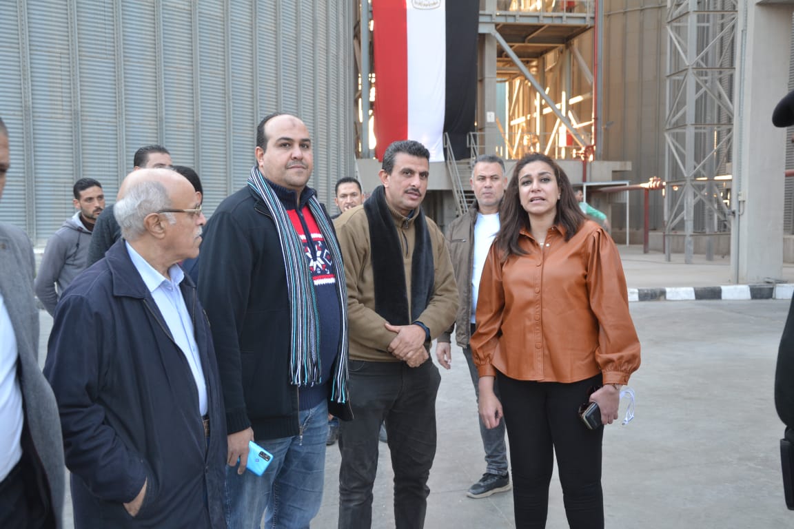 نائب محافظ البحيرة تتفقد صوامع الغلال بزاوية غزال