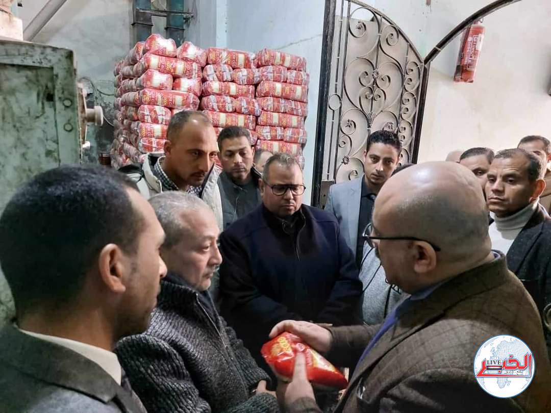 محافظ المنيا يوجه بإستمرار طرح المواد الغذائية المدعمة..وتشديد الرقابة على الأسواق 