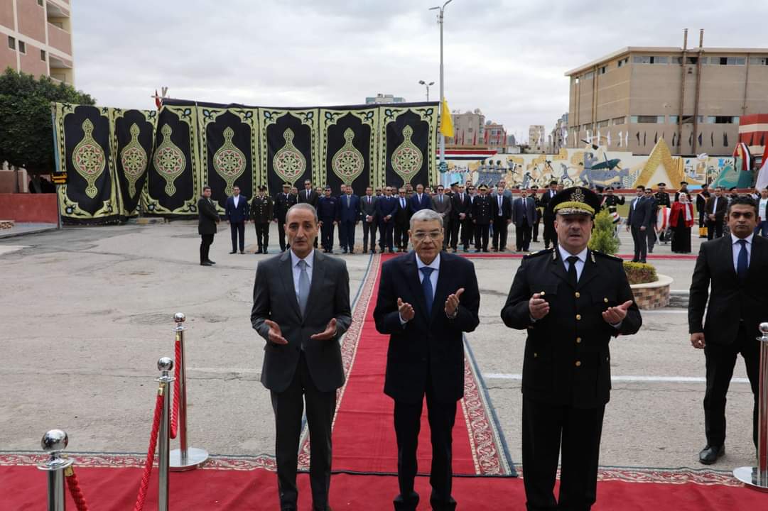 محافظ المنيا يشهد الاحتفال بالذكري الـ 72 لعيد الشرطة.. ويضع إكليلا من الزهور على النصب التذكارى
