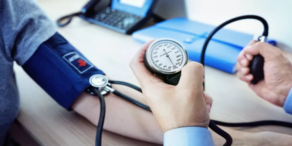 أطعمة ومشروبات .. تساعد في انخفاض ضغط الدم