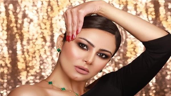 إنجي خطاب تعلن اعتزالها التمثيل نهائيا.. تعرف علي السبب