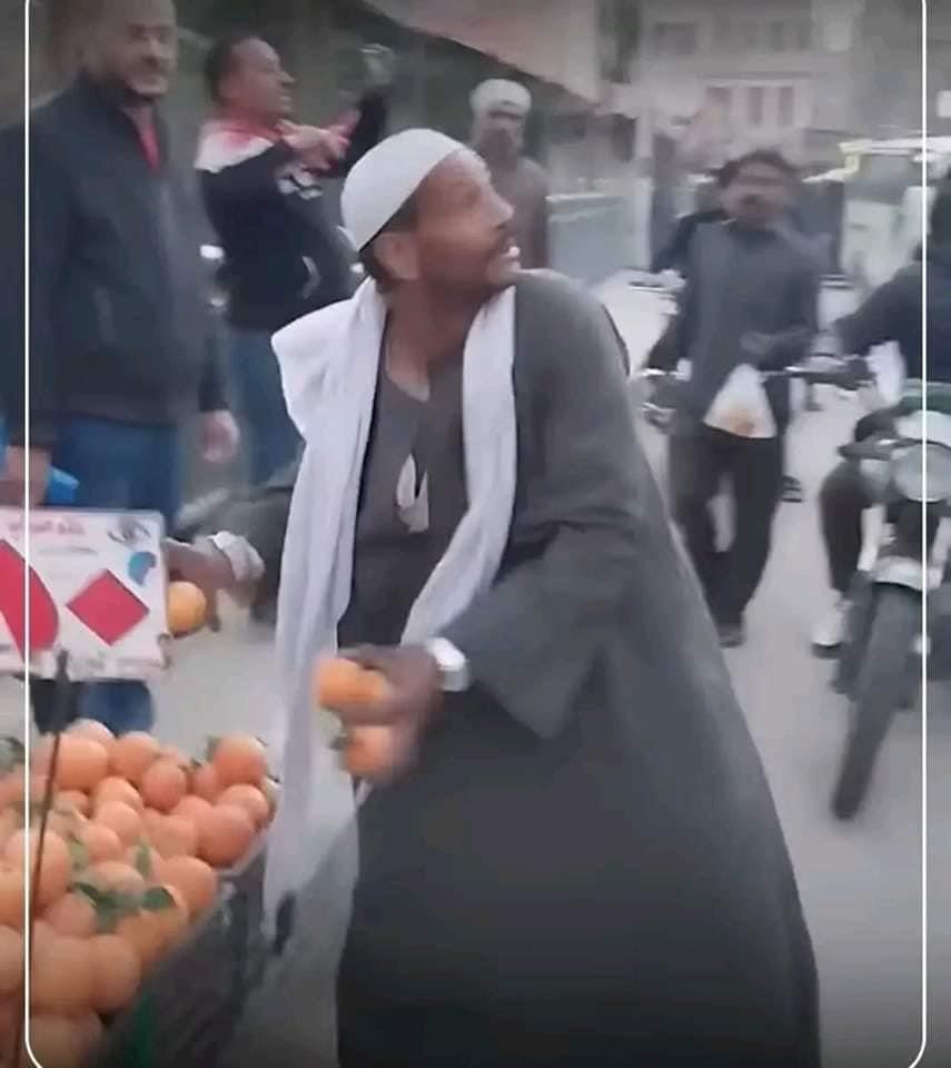 برتقال «عم ربيع» .. والمعدن الأصيل لجموع المصريين