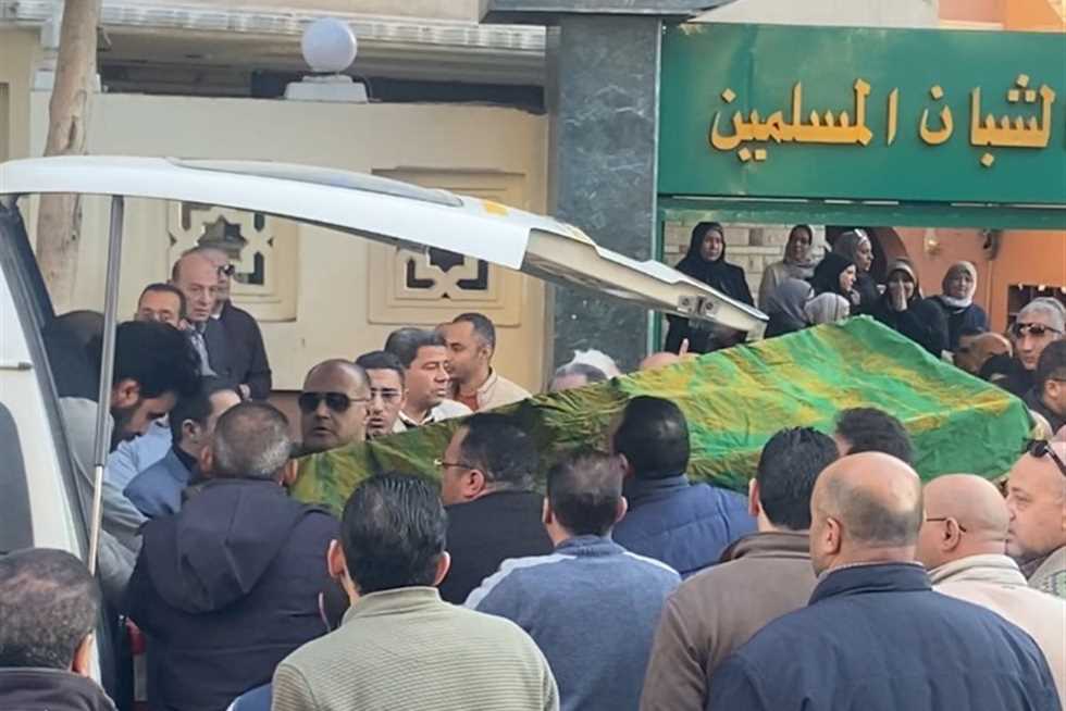 محافظ المنيا يتقدم جنازة النائبة أمينة محمود
