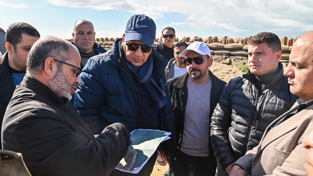 وزير الرى يتفقد أعمال الحماية بمصب نهر النيل فرع رشيد  