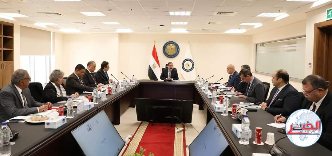 وزير البترول يترأس اجتماع مجلس إدارة جهاز تنظيم أنشطة سوق الغاز