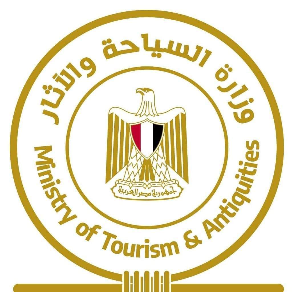 وزير السياحة:لجنة علمية لمراجعة مشروع الترميم المعماري لهرم منكاورع بمنطقة أثار الهرم