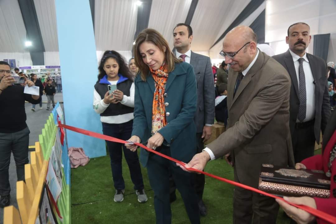 وزيرة الثقافة تفتتح فعاليات"يوم فلسطين"بمعرض القاهرة للكتاب 