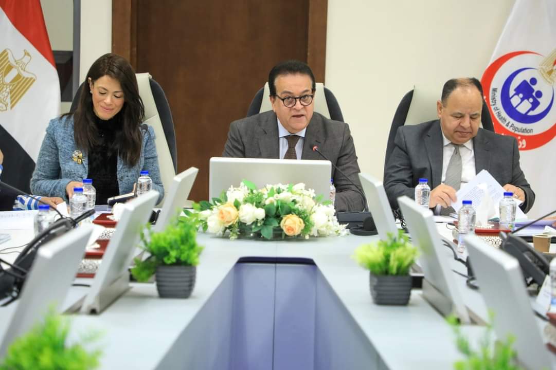 وزير الصحة:أهمية تطوير وتشجيع الصناعات الدوائية المحلية خلال الفترة المقبلة