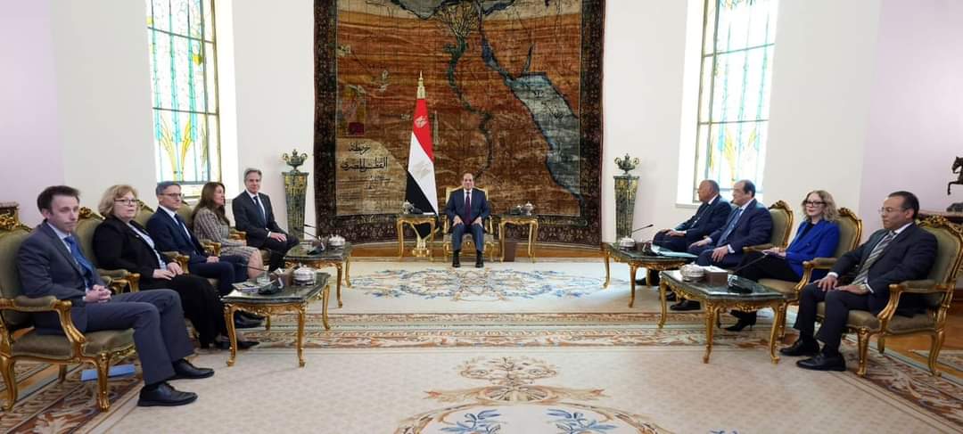 الرئيس بحث مع مع وزير خارجية أمريكا إنهاء المعاناة الإنسانية بغزة