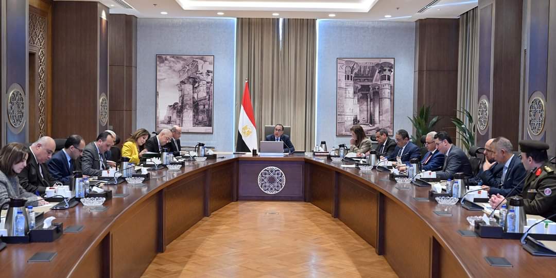 رئيس الوزراء يتابع تفعيل قانون التصالح فى بعض مخالفات البناء وتقنين أوضاعها
