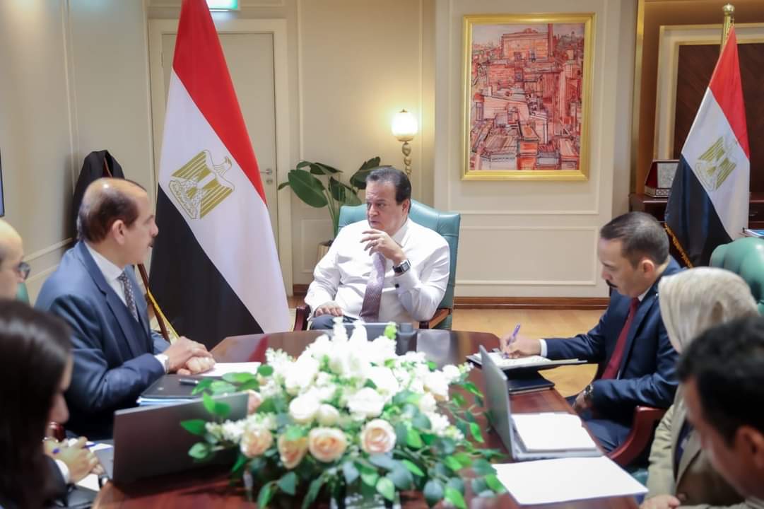 وزير الصحة يوجه بتكثيف الإجراءات الوقائية للاكتشاف المبكر ومنع دخول أى أمراض معدية من الخارج