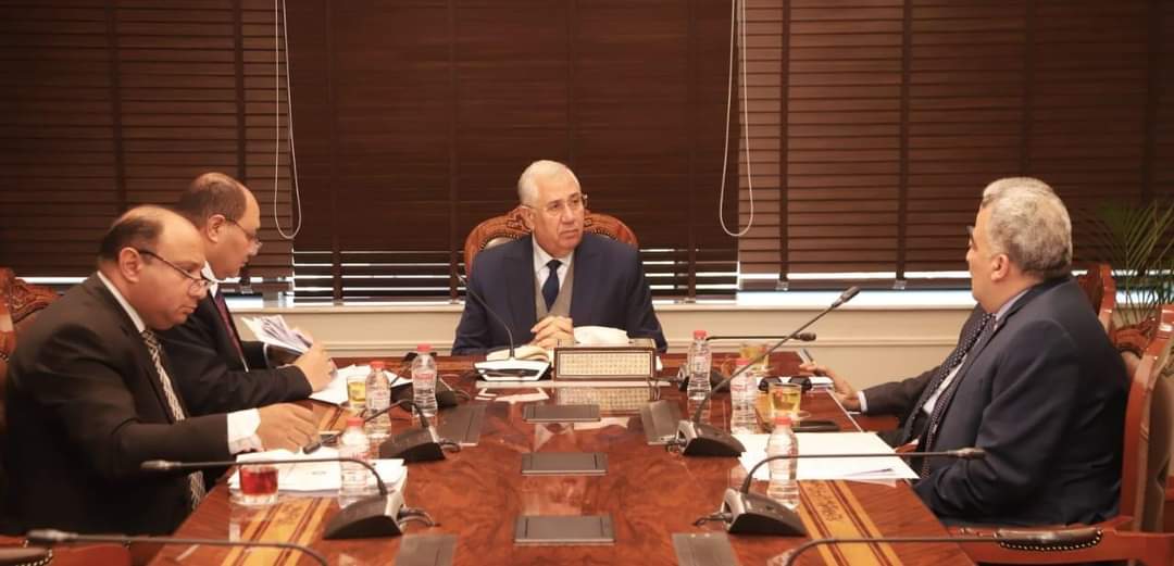 وزير الزراعة يتابع ملفات حماية البحيرات وتنمية الثروة السمكية ورفع كفاءة الأصول من المزارع والمفرخات