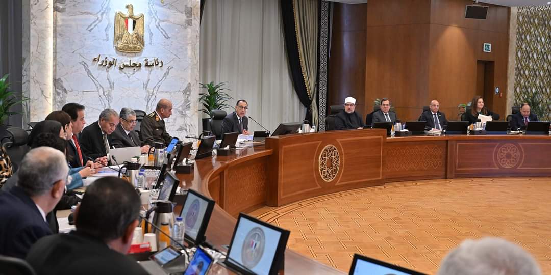مدبولى: دراسة عروض استثمار تُدِرُ موارد ضخمة من النقد الأجنبى
