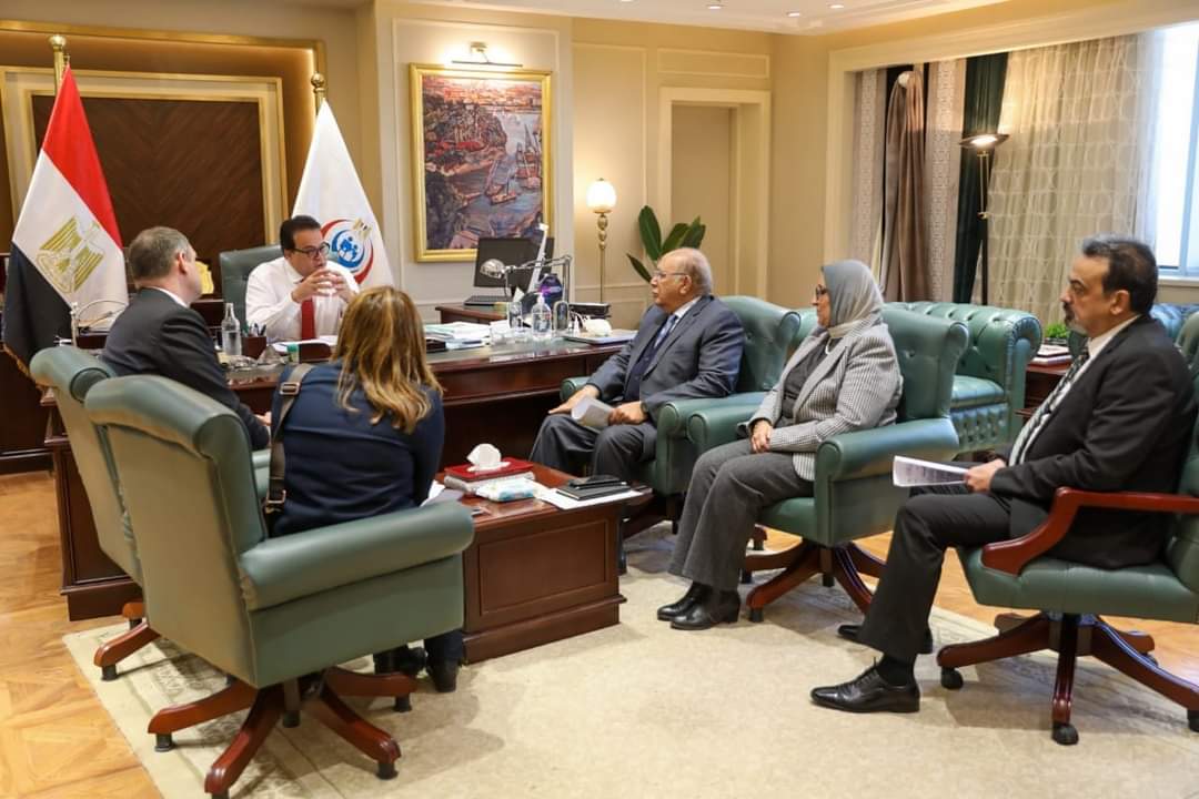 وزير الصحة يبحث مع ممثلى كوجناس الألمانية تطوير منظومة التعليم الفنى الصحى