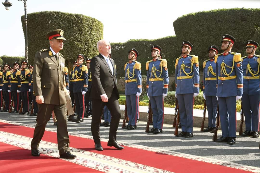 وزير الدفاع لنظيره البلغارى : ضرورة حشد الجهود لوقف التصعيد المتزايد بالمنطقة