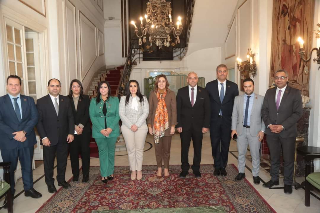 وزيرة الثقافة تبحث مع تنسيقية شباب الأحزاب والسياسيين التعاون المُشترك 