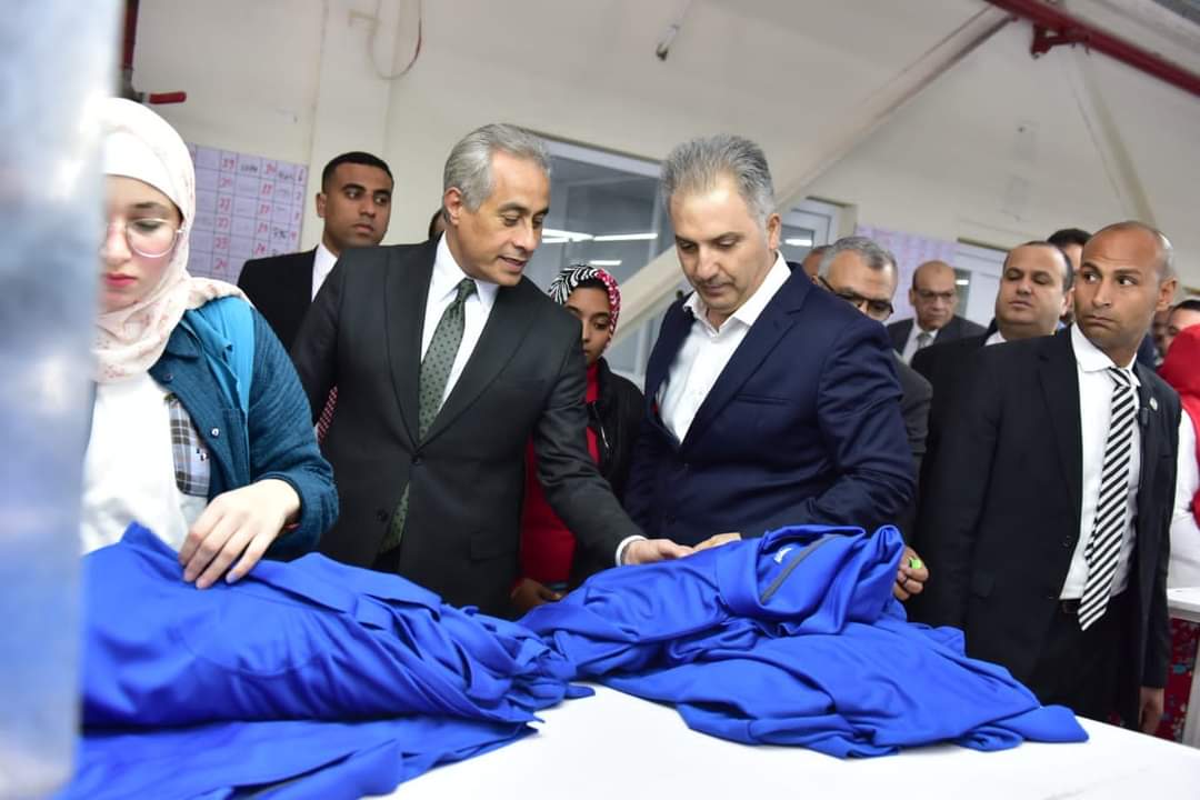 وزير العمل : القيادة السياسية حريصة على تشجيع الاستثمار المحلى والأجنبى